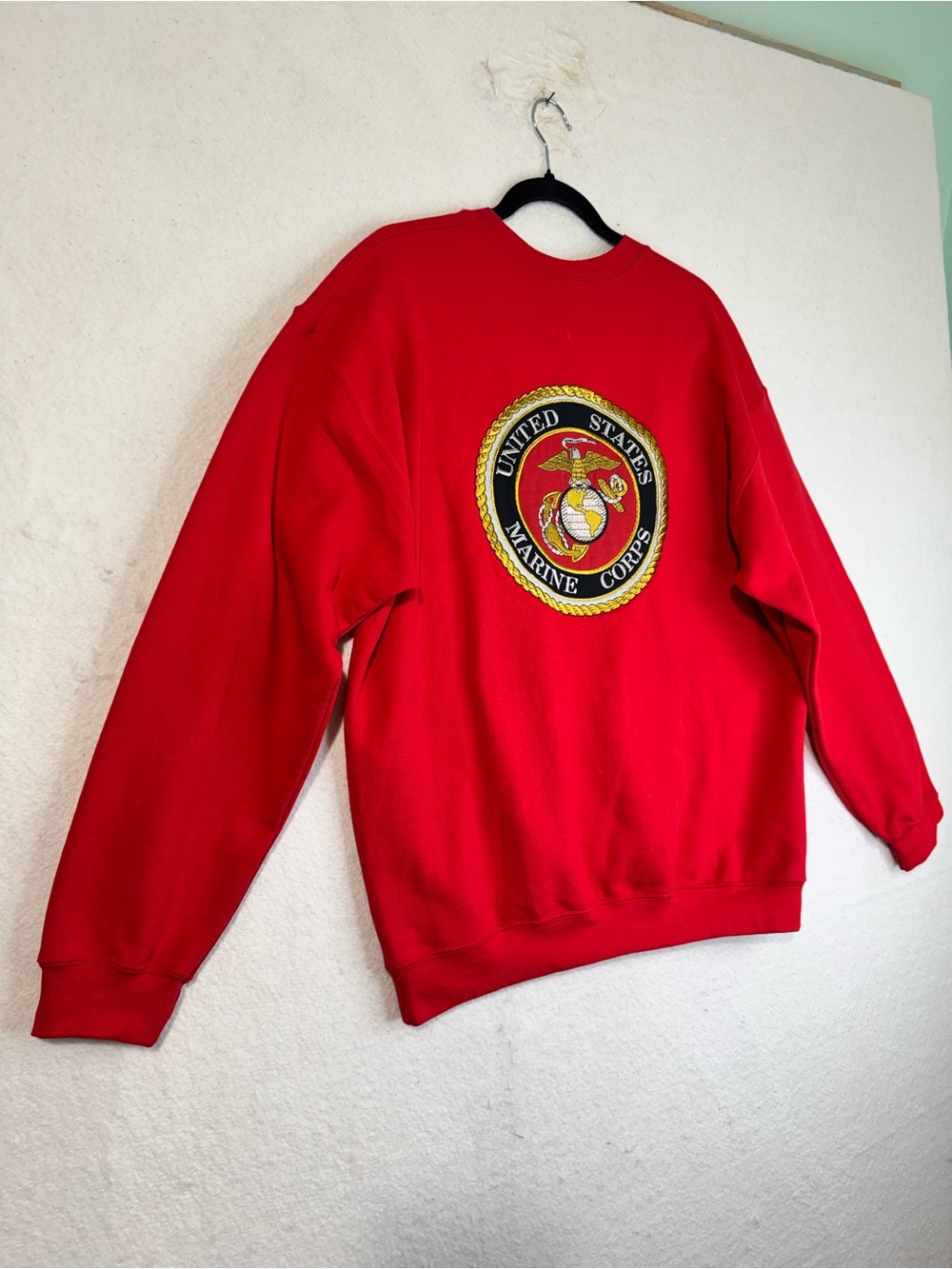 Gildan Red Crewneck Sweatshirt Embroidered United States Marine Corps Emblem L